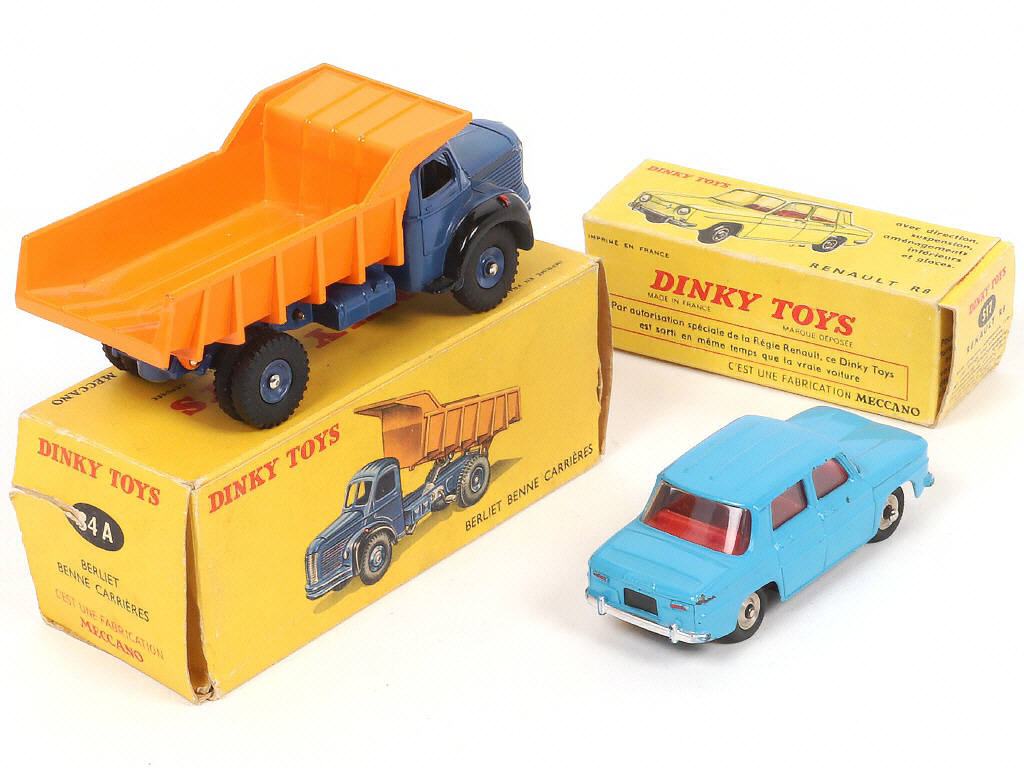 Lot 154 - DINKY TOYS (FRANCE) (2)