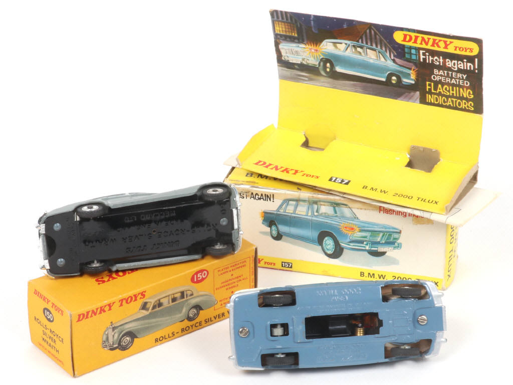 Lot 135 - DINKY TOYS (GB) (2)