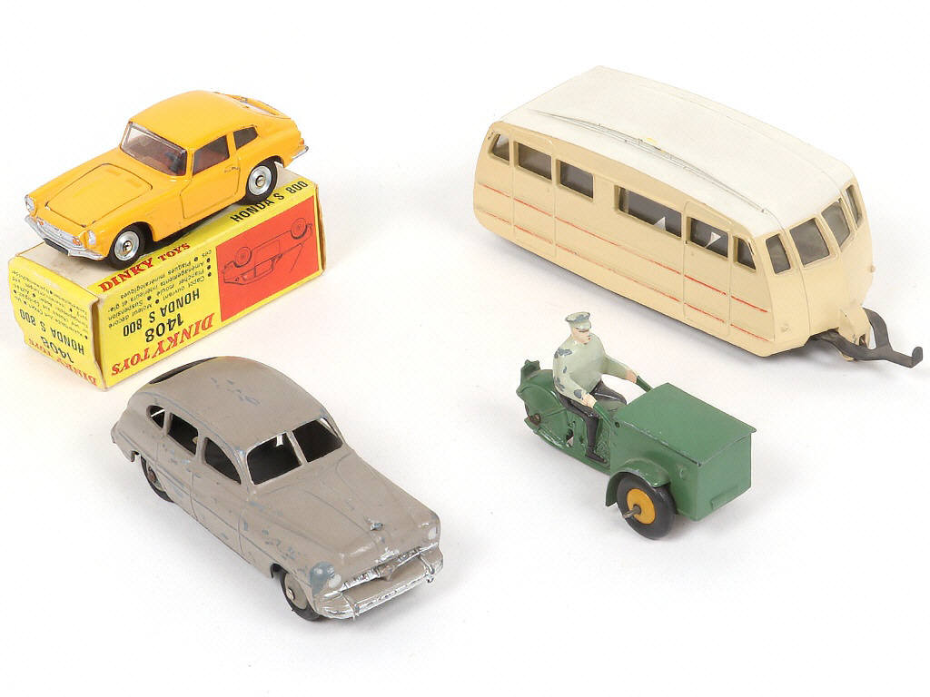 Lot 146 - DINKY TOYS (FRANCE) (4)