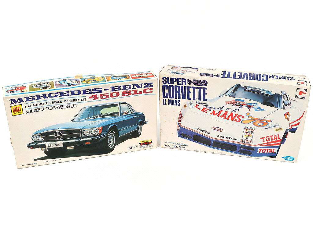 Lot 301 - DIVERS (8)