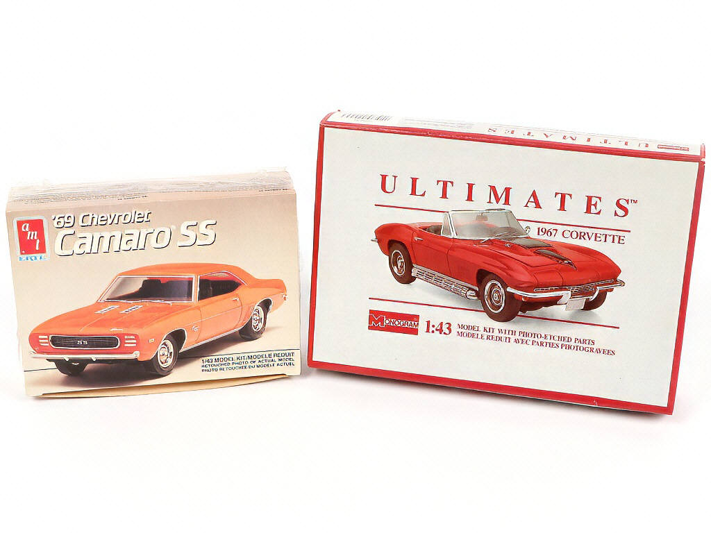 Lot 301 - DIVERS (8)