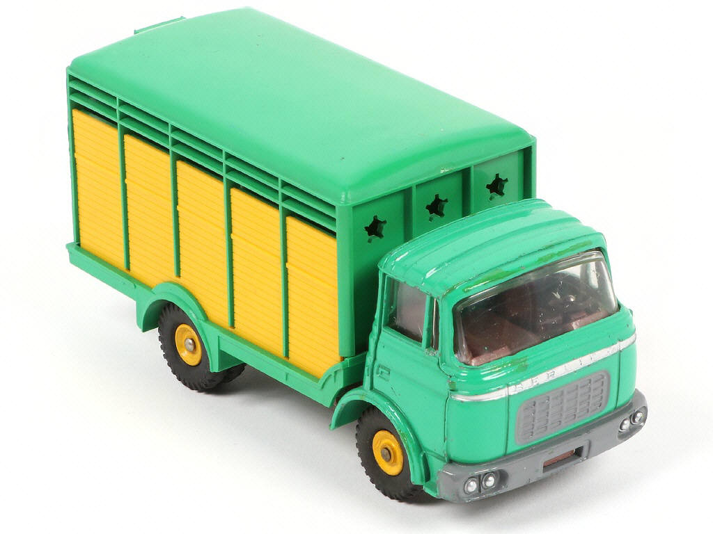 Lot 141 - DINKY TOYS (FRANCE) (1)