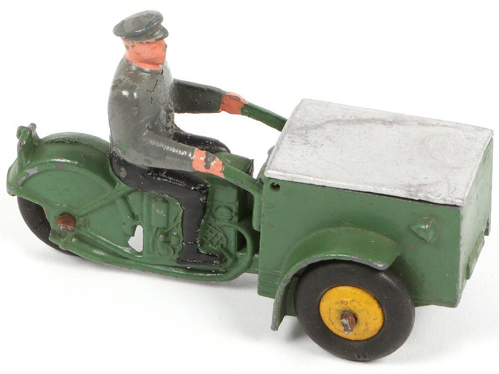 Lot 209 - DINKY TOYS (FRANCE) (2)