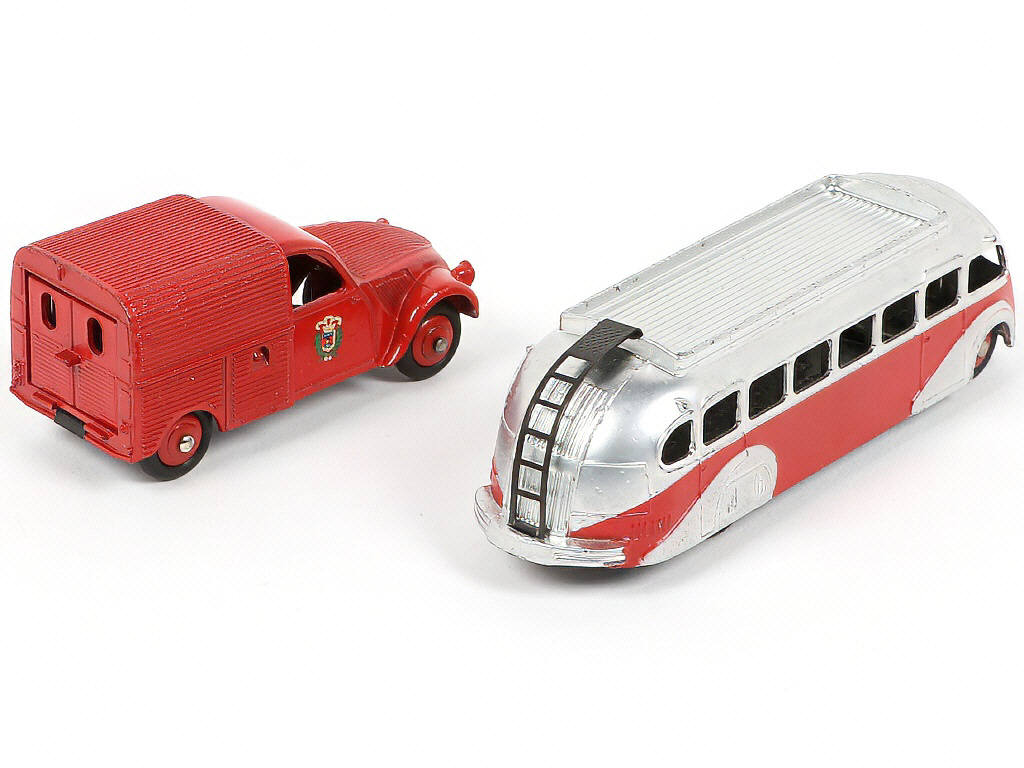 Lot 210 - DINKY TOYS (FRANCE) (2)