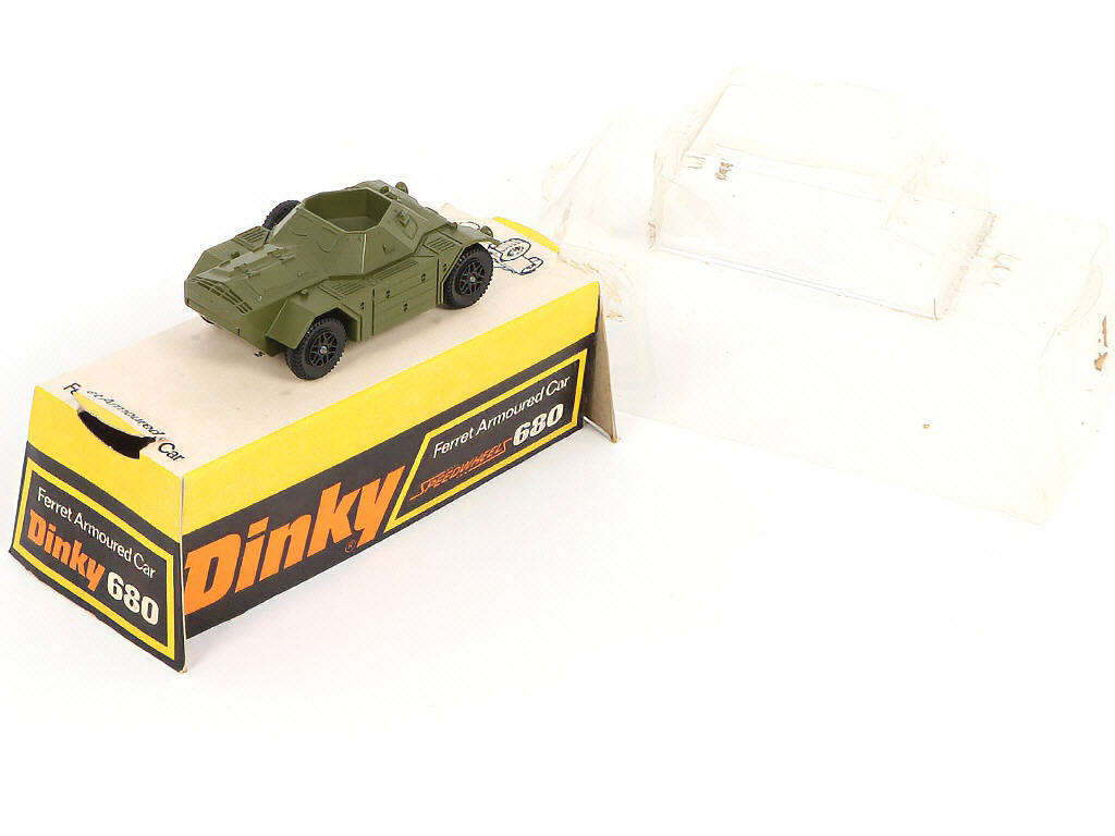 Lot 173 - DINKY TOYS (GB) (3)