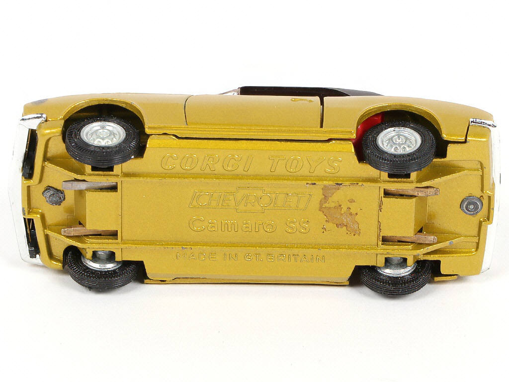 Lot 61 - CORGI TOYS (GB) (1)