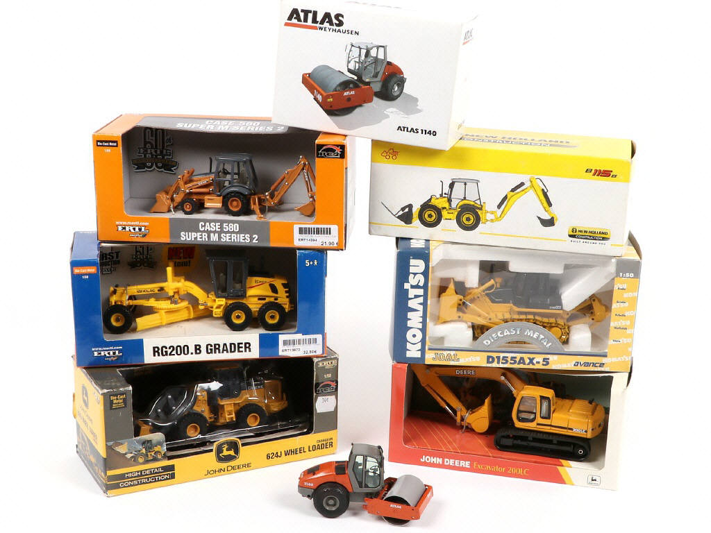 Lot 162 - DIVERS (7)