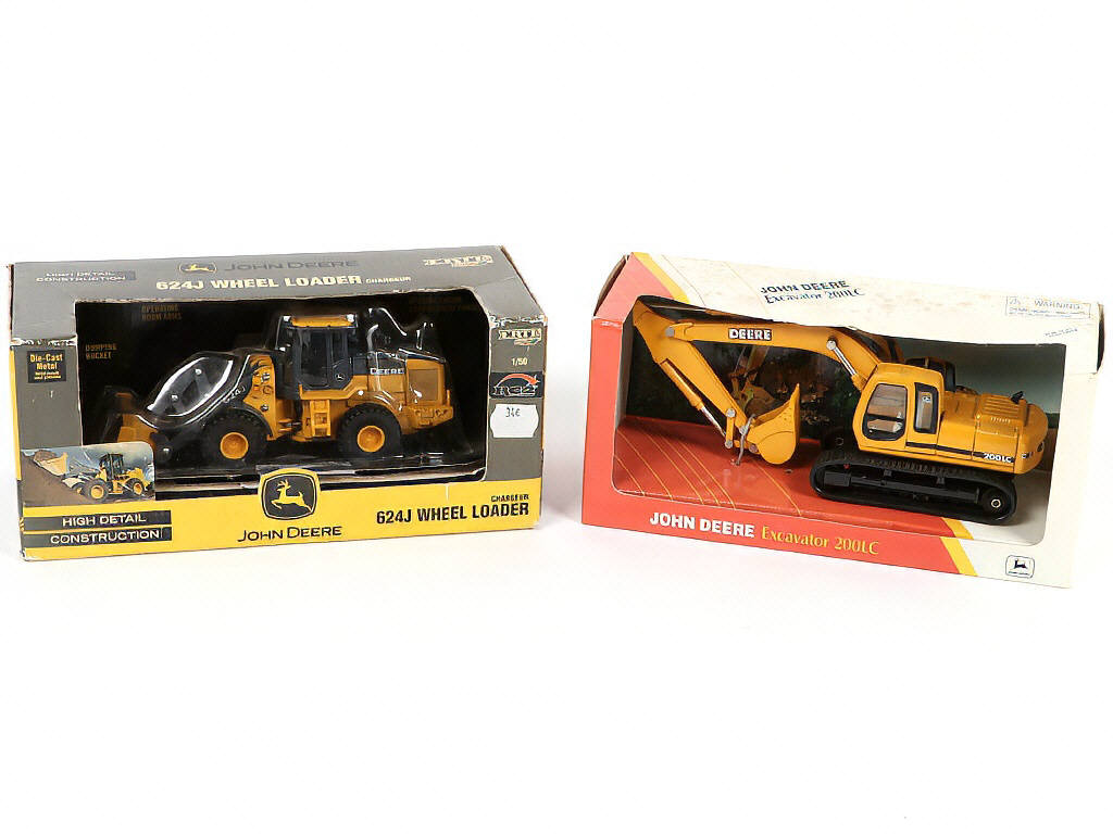 Lot 162 - DIVERS (7)