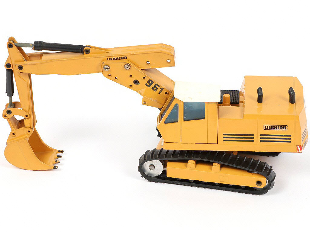 Lot 159 - DIVERS (4)