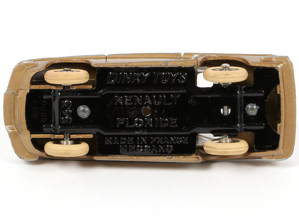 Lot 73 - DINKY TOYS (FRANCE) (1)