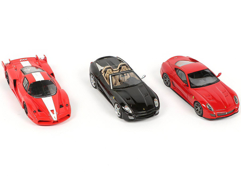 Lot 116 - DIVERS (3)