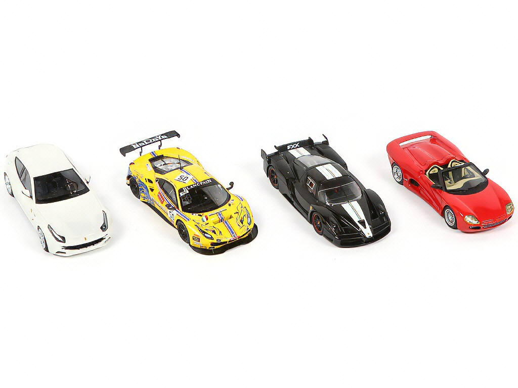 Lot 118 - DIVERS (4)