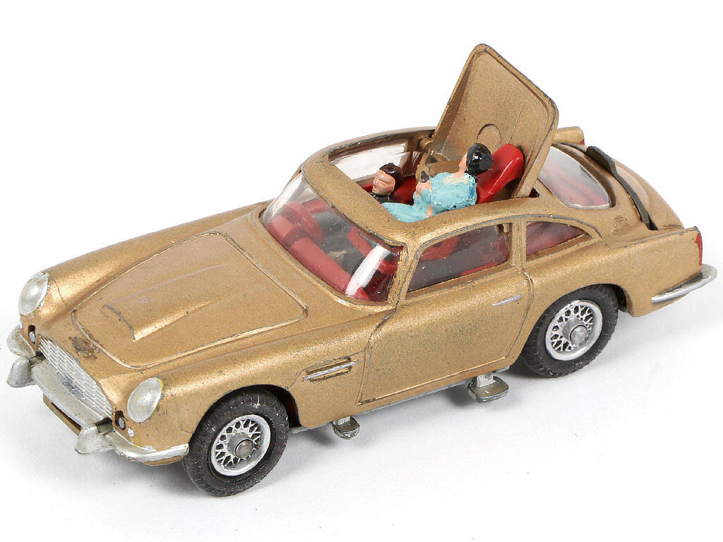 Lot 200 - CORGI TOYS (GB) (4)