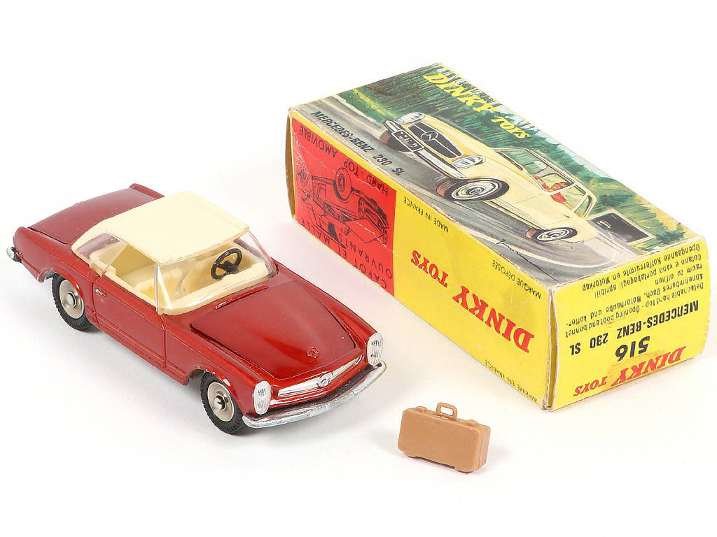Lot 69 - DINKY TOYS (FRANCE) (1)