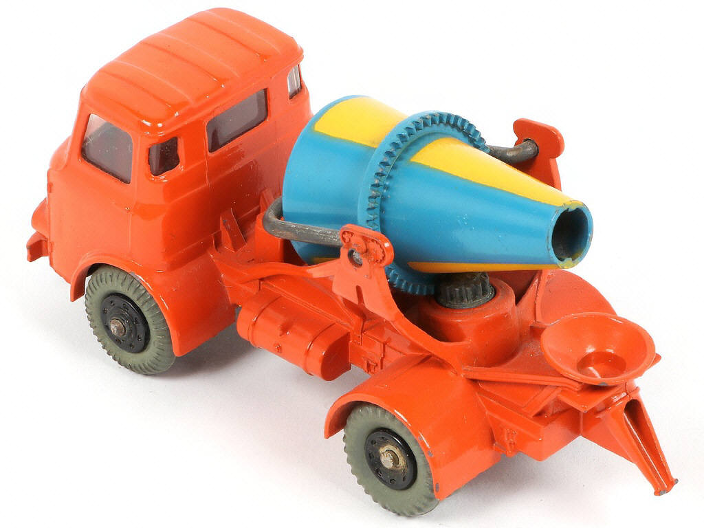 Lot 136 - DINKY TOYS (GB) (1)