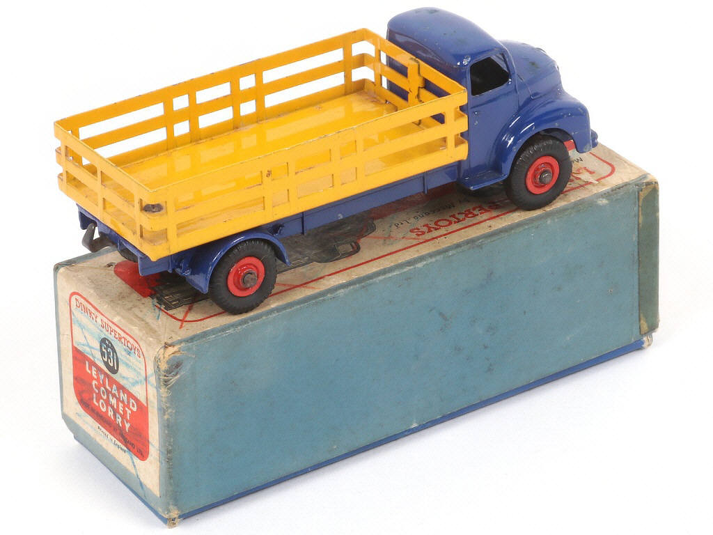 Lot 319 - DINKY TOYS (GB) (1)