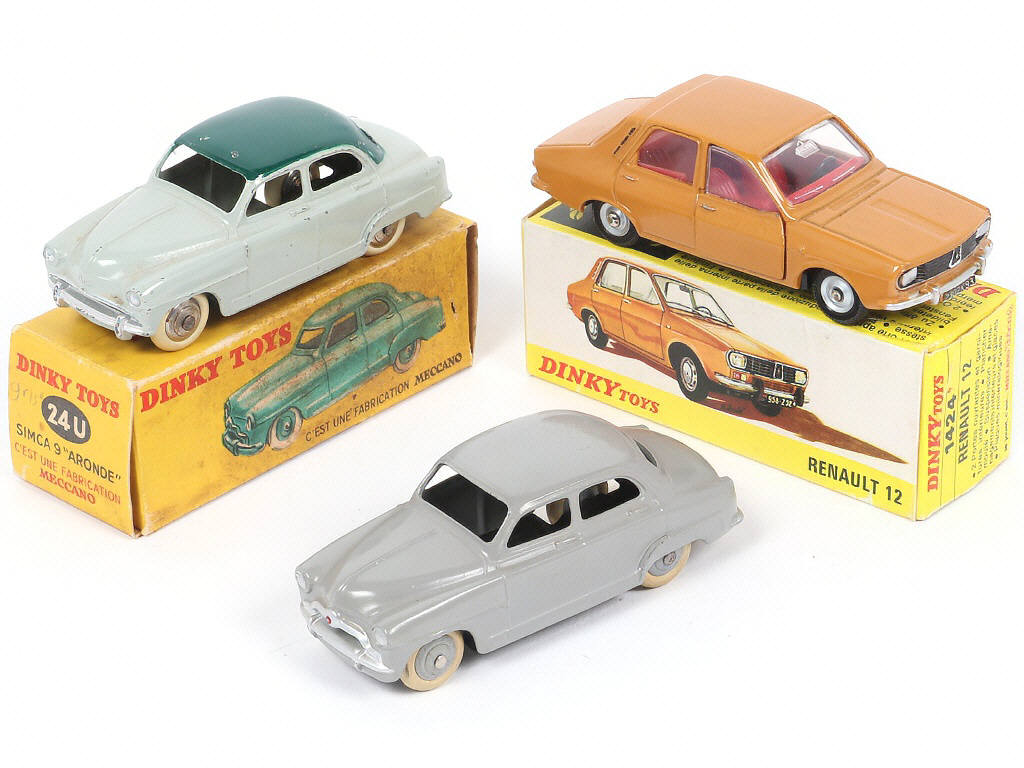 Lot 355 - DINKY TOYS (FRANCE) (3)