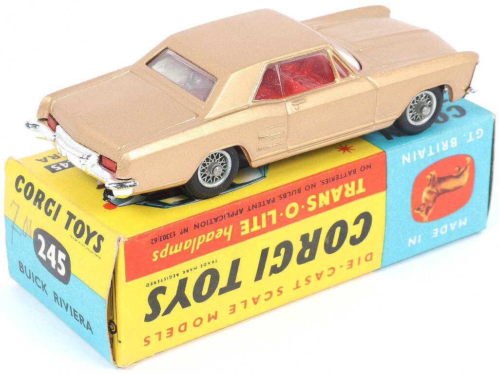 Lot 229 - CORGI TOYS (GB) (1)