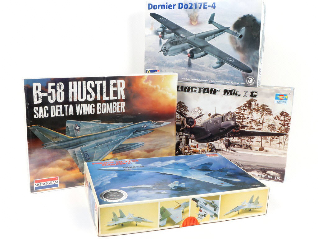Lot 28 - DIVERS (4)