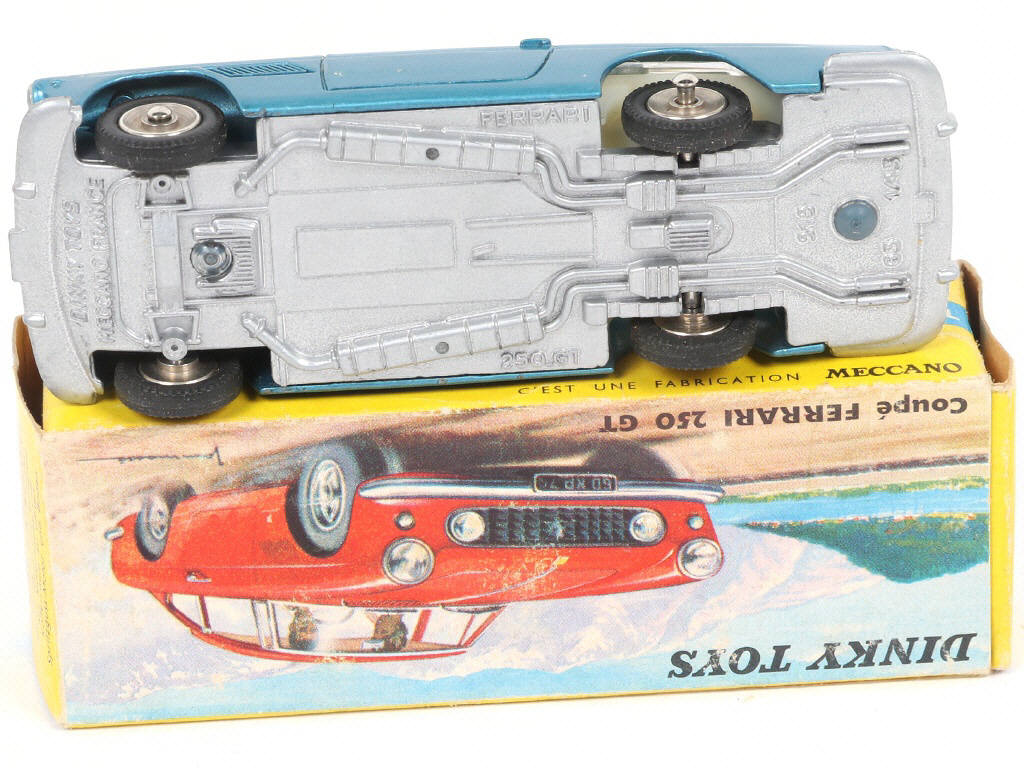 Lot 342 - DINKY TOYS (FRANCE) (1)