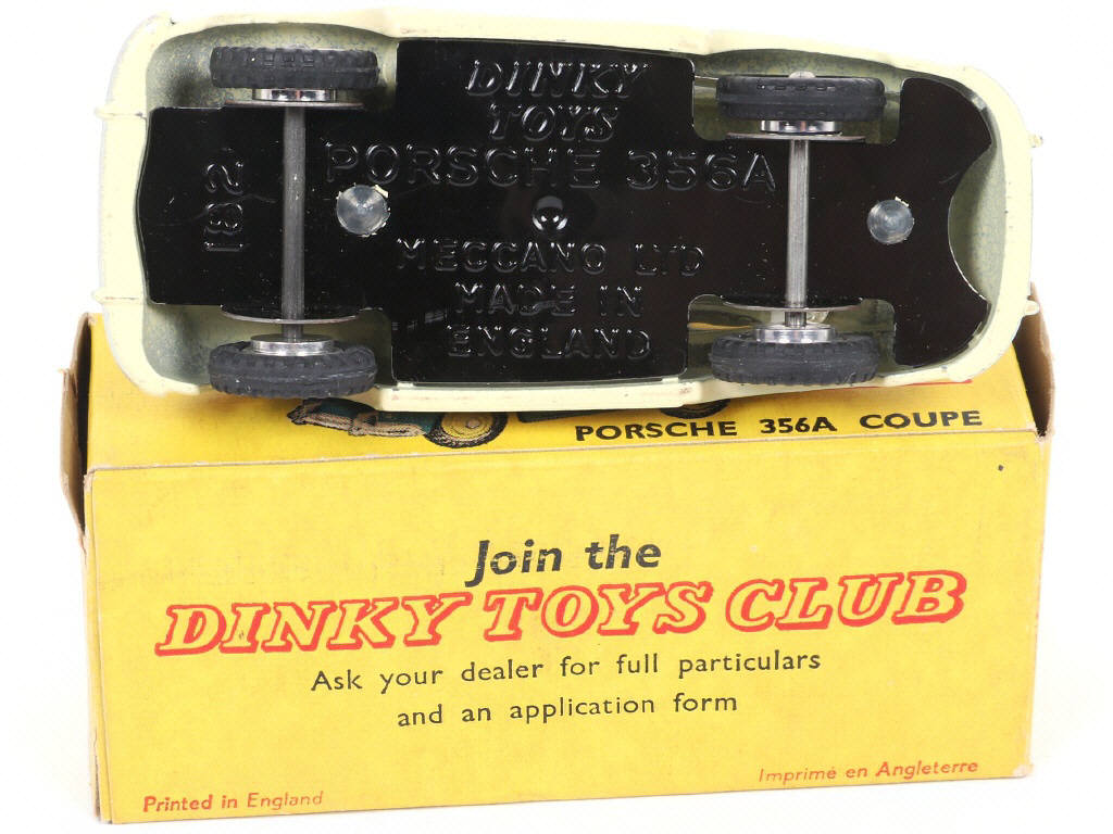 Lot 313 - DINKY TOYS (GB) (1)