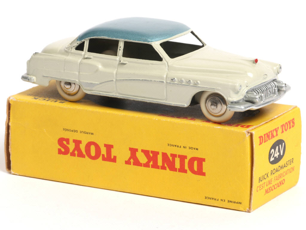 Lot 203 - DINKY TOYS (FRANCE) (1)