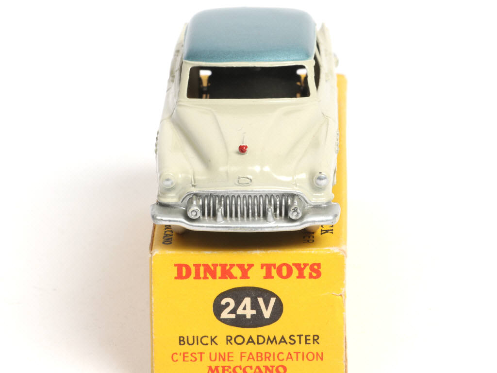 Lot 203 - DINKY TOYS (FRANCE) (1)
