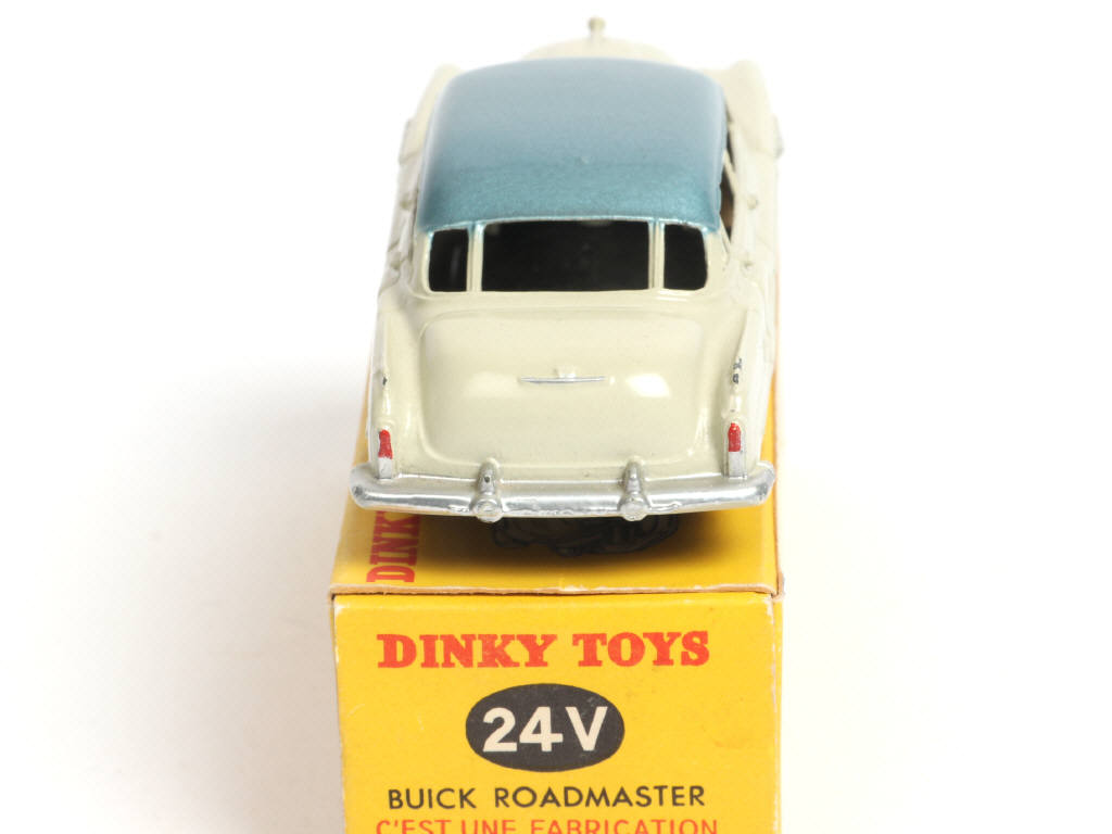 Lot 203 - DINKY TOYS (FRANCE) (1)
