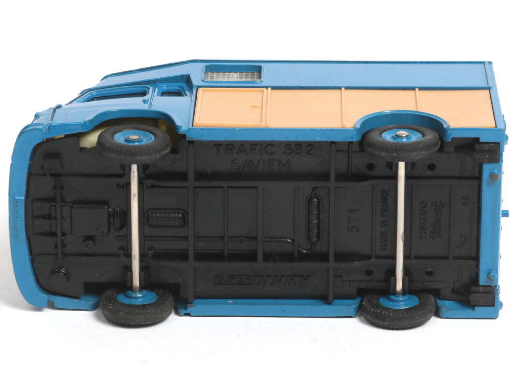 Lot 318 - DINKY TOYS (FRANCE) (1)