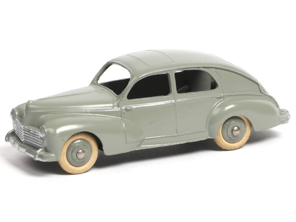 Lot 168 - DINKY TOYS (FRANCE) (1)