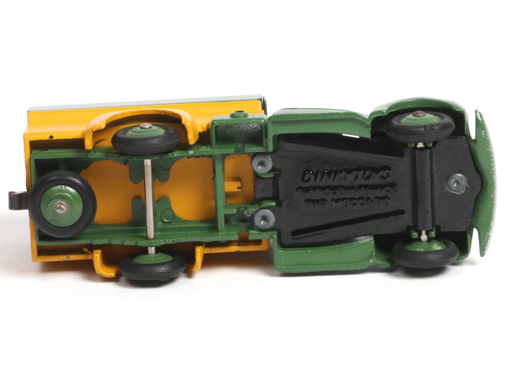 Lot 315 - DINKY TOYS (FRANCE) (1)