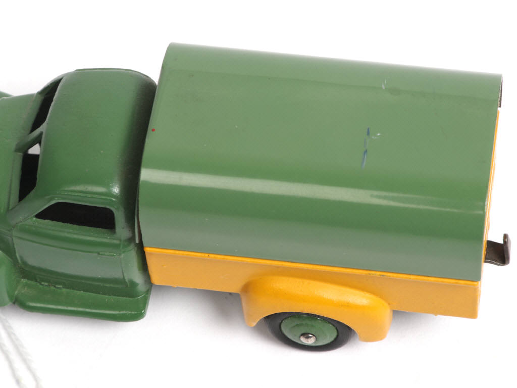 Lot 315 - DINKY TOYS (FRANCE) (1)