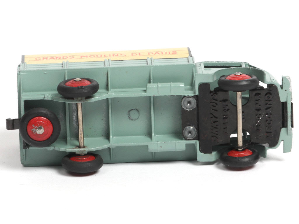 Lot 313 - DINKY TOYS (FRANCE) (1)