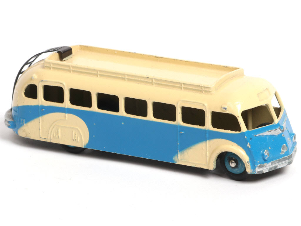 Lot 307 - DINKY TOYS (FRANCE) (1)