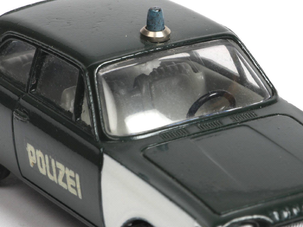 Lot 178 - DINKY TOYS (FRANCE) (1)