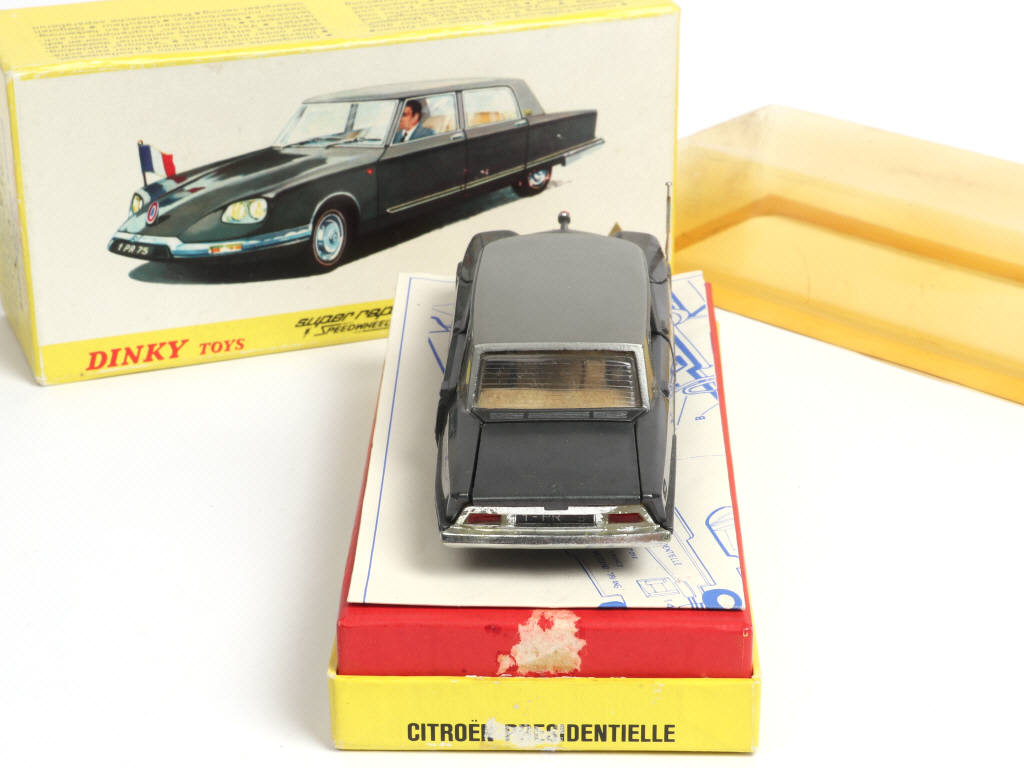 Lot 259 - DINKY TOYS (FRANCE) (1)