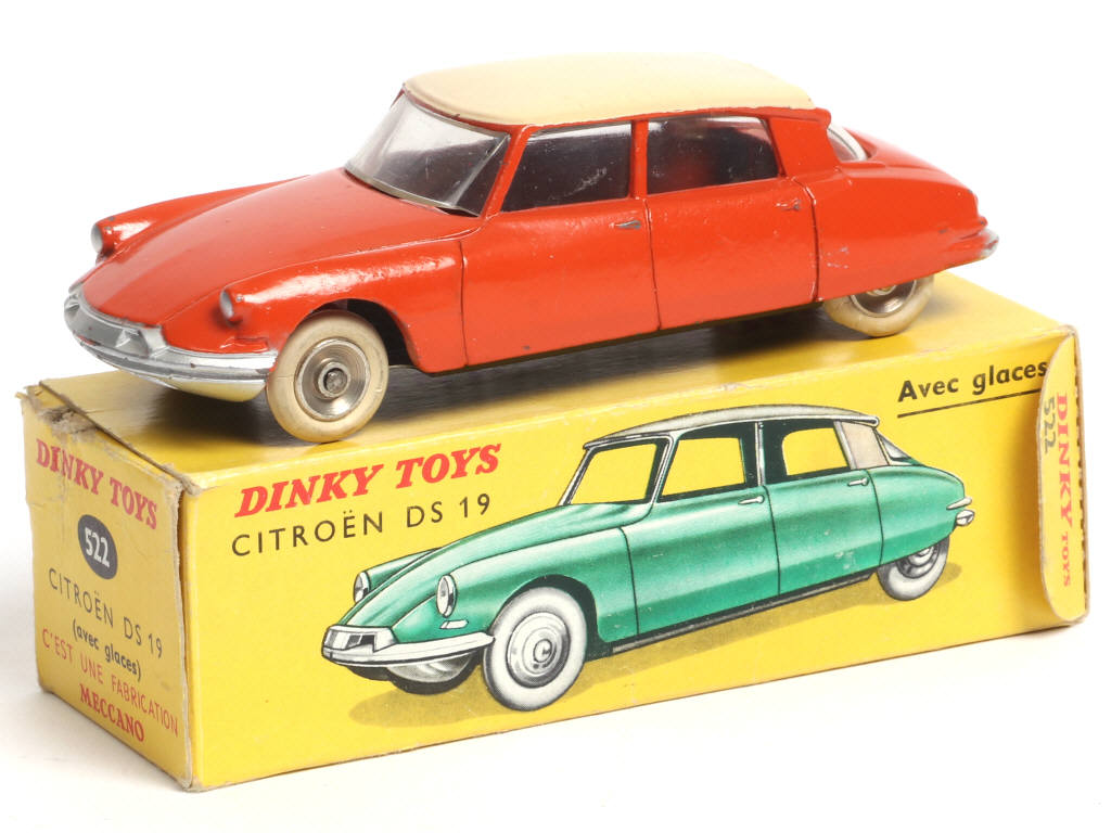 Lot 186 - DINKY TOYS (FRANCE) (1)