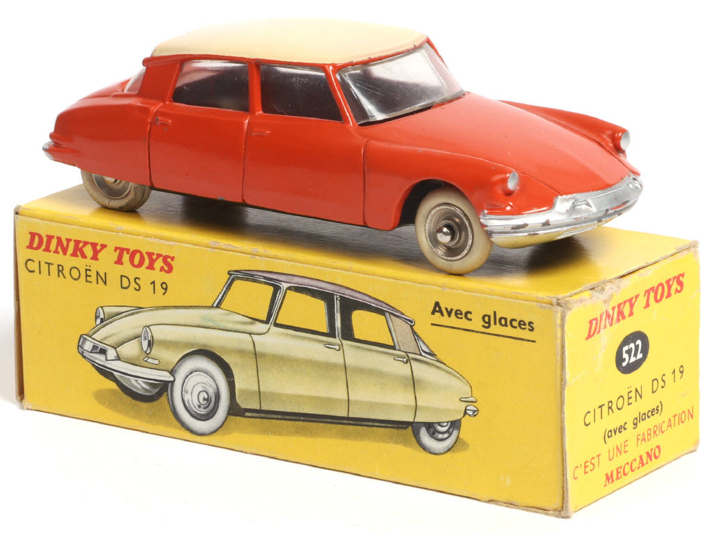 Lot 186 - DINKY TOYS (FRANCE) (1)