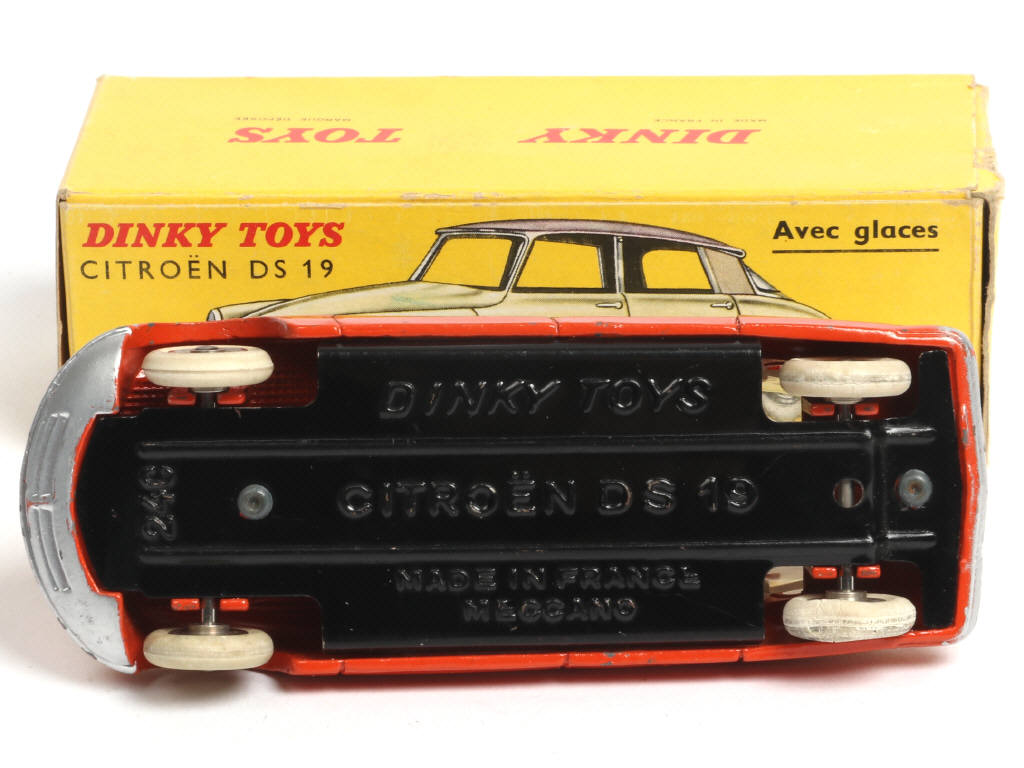 Lot 186 - DINKY TOYS (FRANCE) (1)