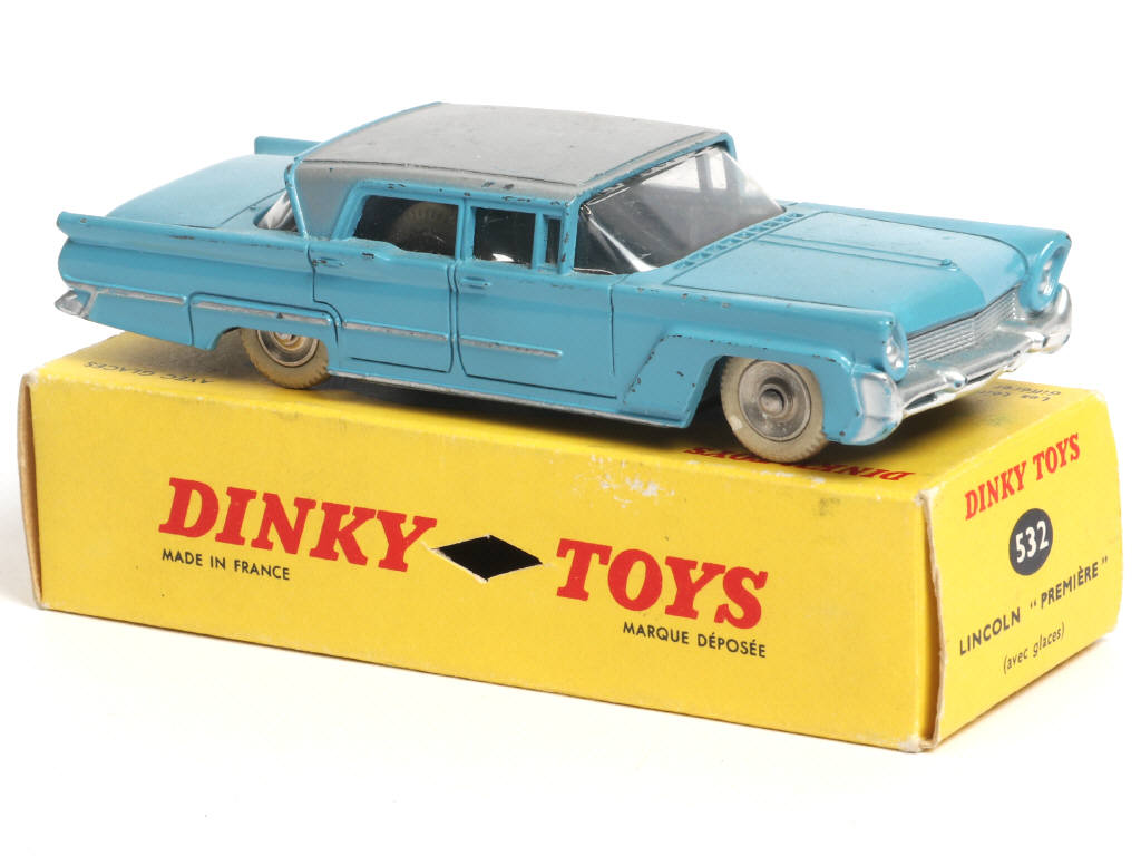 Lot 295 - DINKY TOYS (FRANCE) (1)