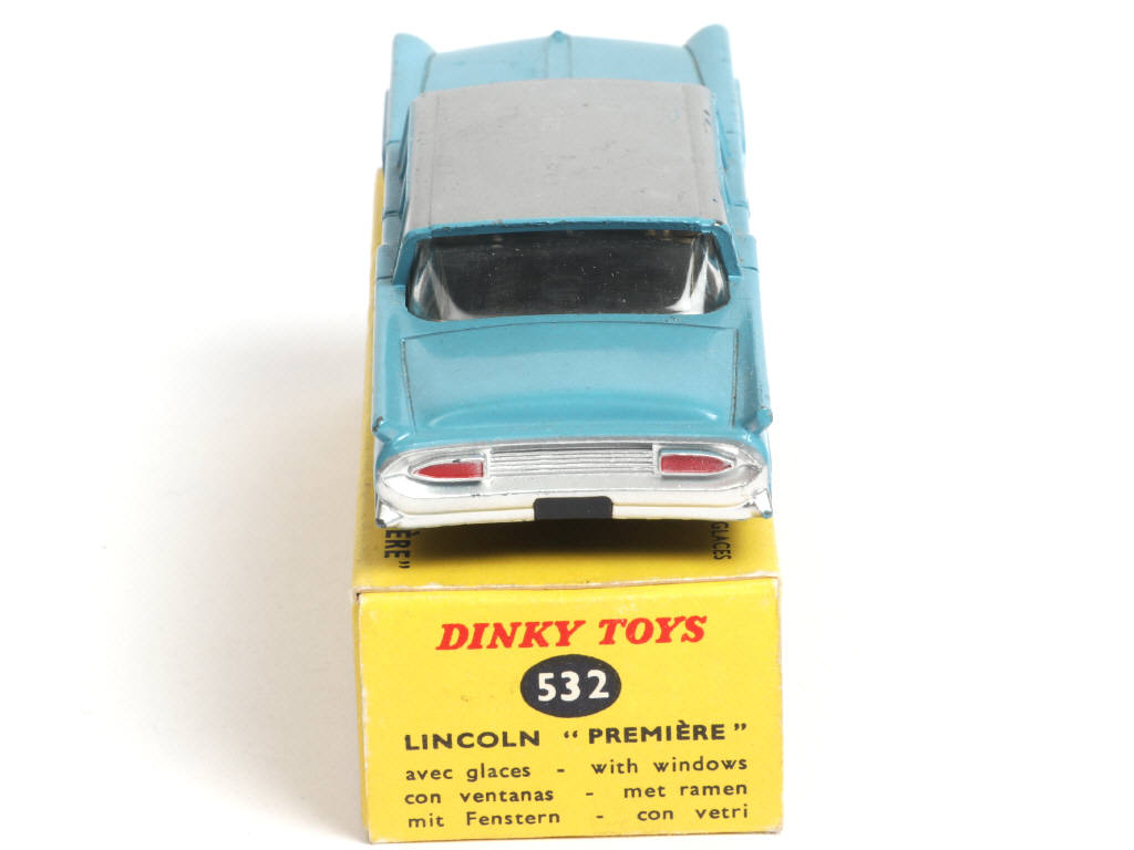 Lot 295 - DINKY TOYS (FRANCE) (1)
