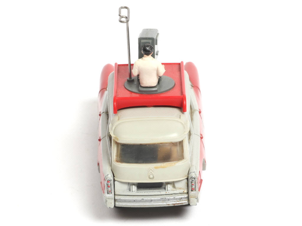 Lot 253 - DINKY TOYS (FRANCE) (1)