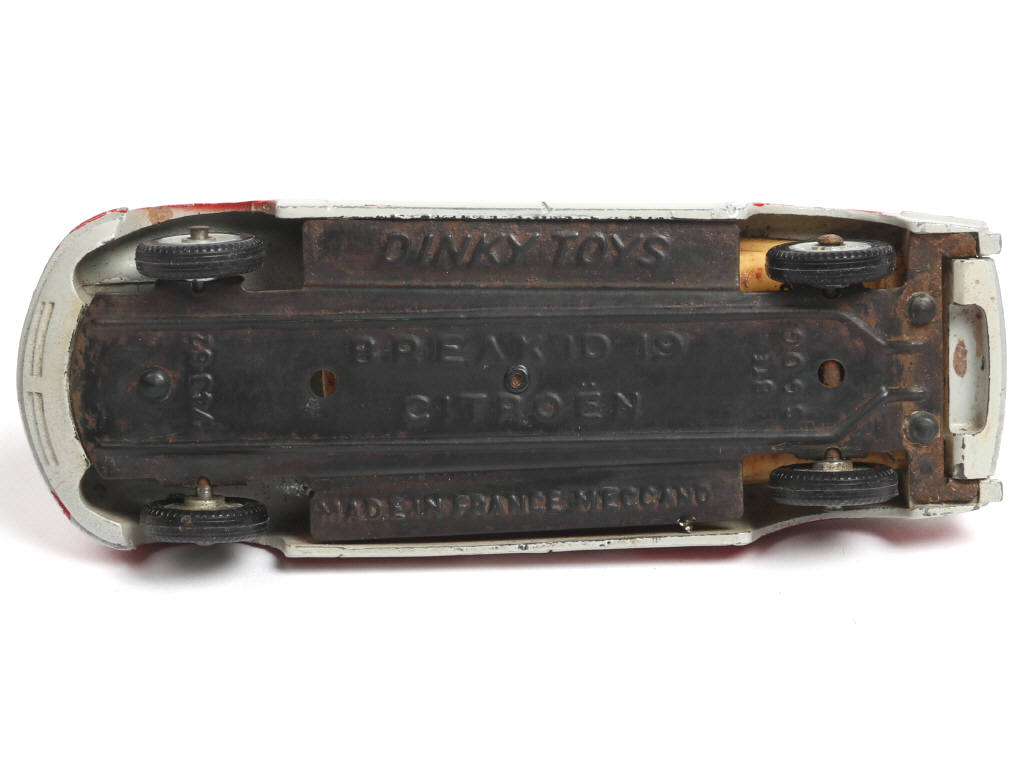 Lot 253 - DINKY TOYS (FRANCE) (1)