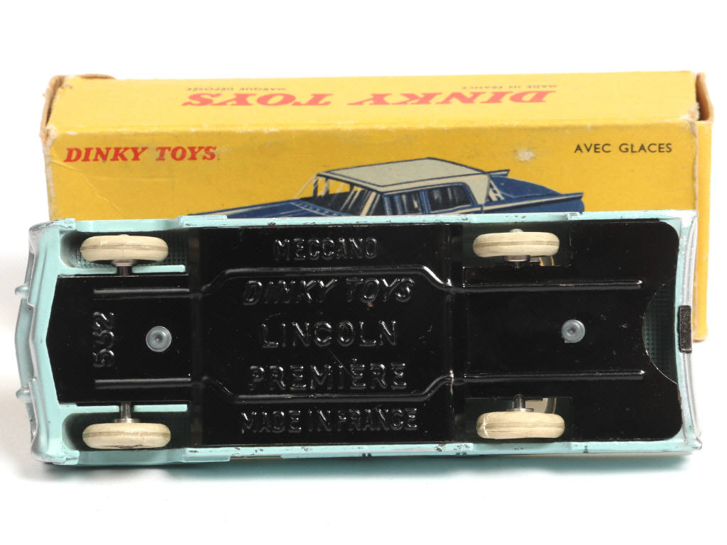 Lot 294 - DINKY TOYS (FRANCE) (1)