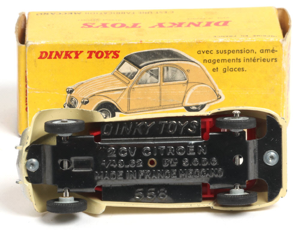 Lot 246 - DINKY TOYS (FRANCE) (1)