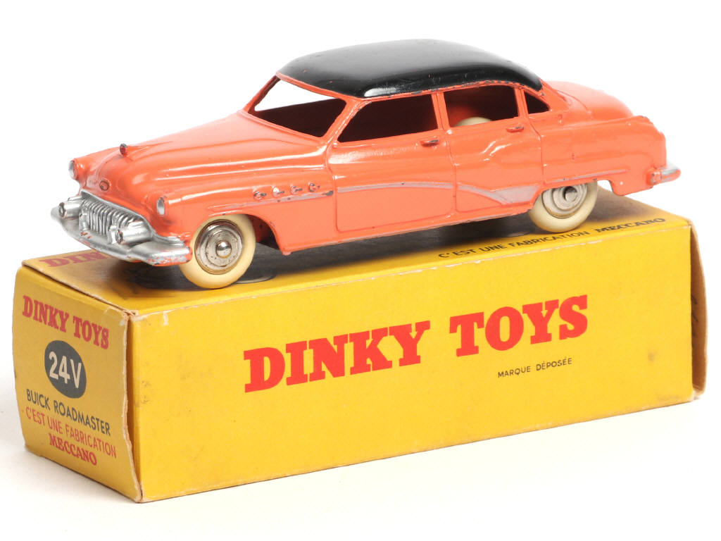Lot 204 - DINKY TOYS (FRANCE) (1)
