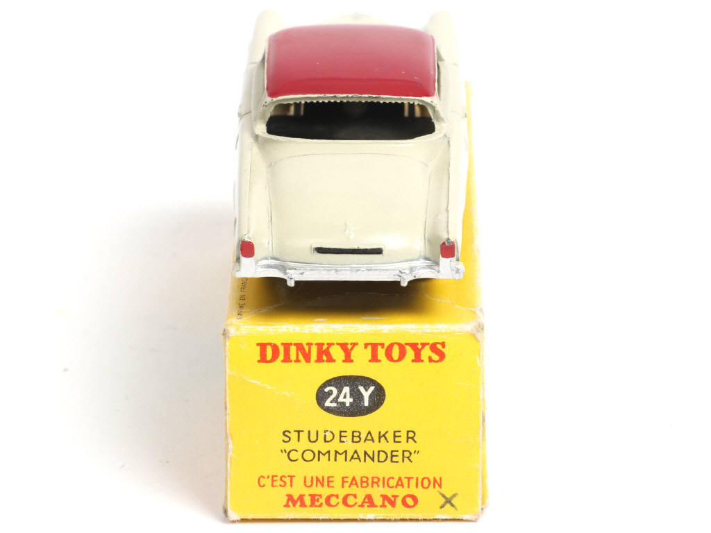 Lot 207 - DINKY TOYS (FRANCE) (1)