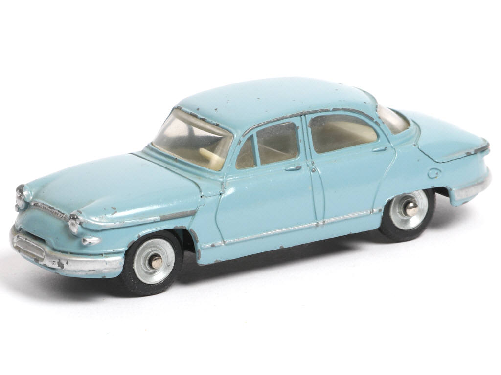 Lot 176 - DINKY TOYS (FRANCE) (1)