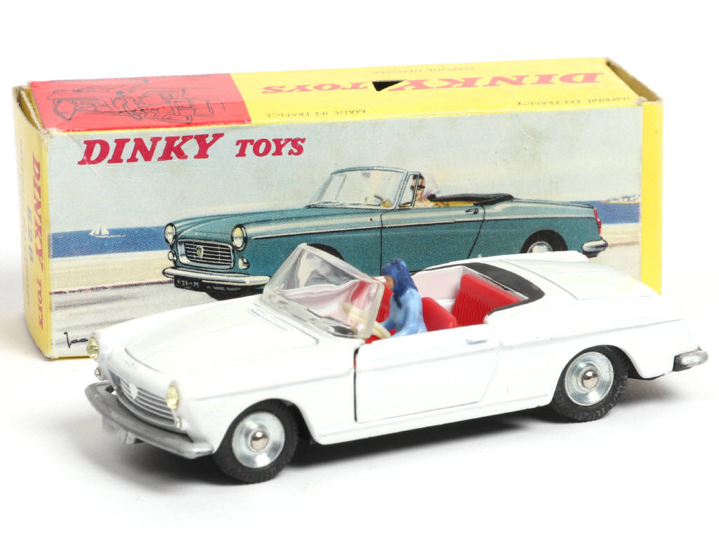 Lot 238 - DINKY TOYS (FRANCE) (1)