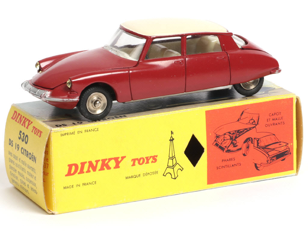 Lot 255 - DINKY TOYS (FRANCE) (1)